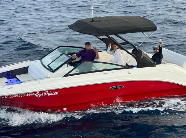 YATES EN LOS CABOS
